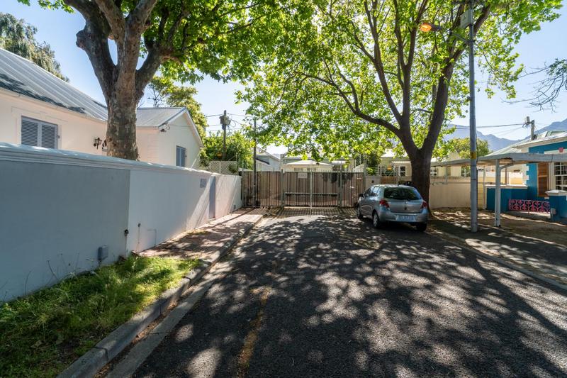 2 Bedroom Property for Sale in Harfield Village Western Cape